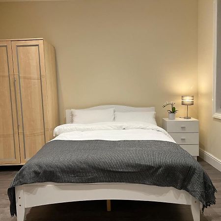 Beautiful Rooms Only Few Steps Away From Bruce Grove Tottenham Stadium Londres Exterior foto