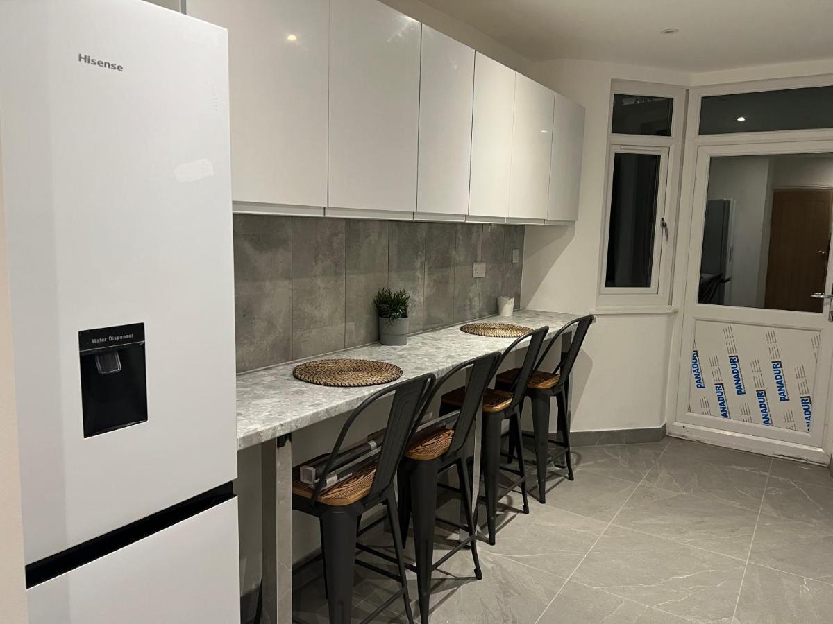 Beautiful Rooms Only Few Steps Away From Bruce Grove Tottenham Stadium Londres Exterior foto